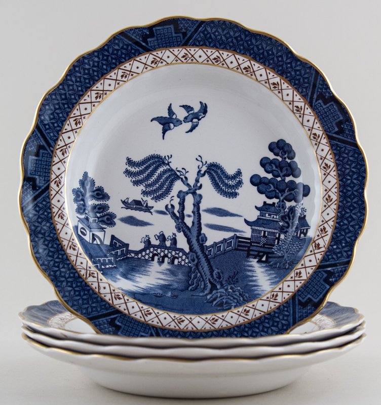 Set of 4 dessert or small soup plates
